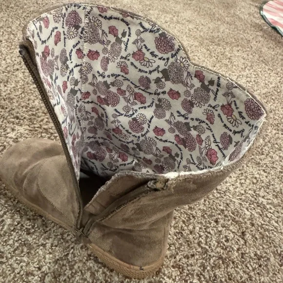 Live and Luca Neve Boots - Size 2 - Picture 3 of 7